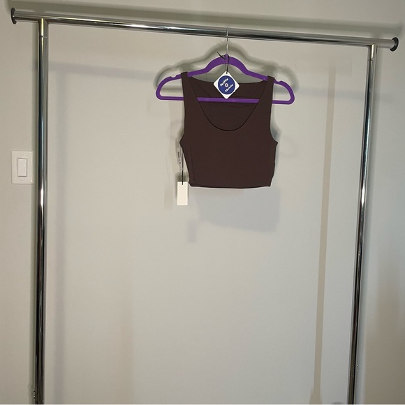 Aritzia Tops - NWT aritzia babaton contour tank